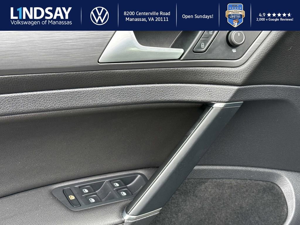 Used 2019 Volkswagen Golf SE image 17