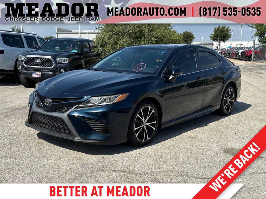 Used 2020 Toyota Camry SE w/ Convenience Package FWD image 1