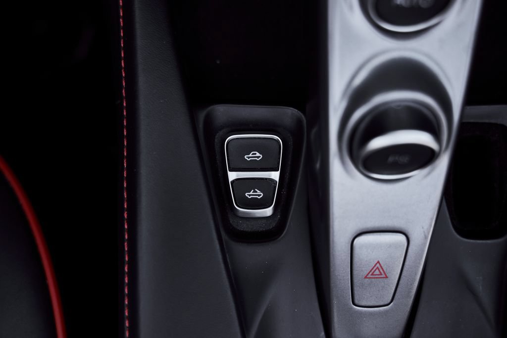 Used 2020 Ferrari Portofino RWD image 66
