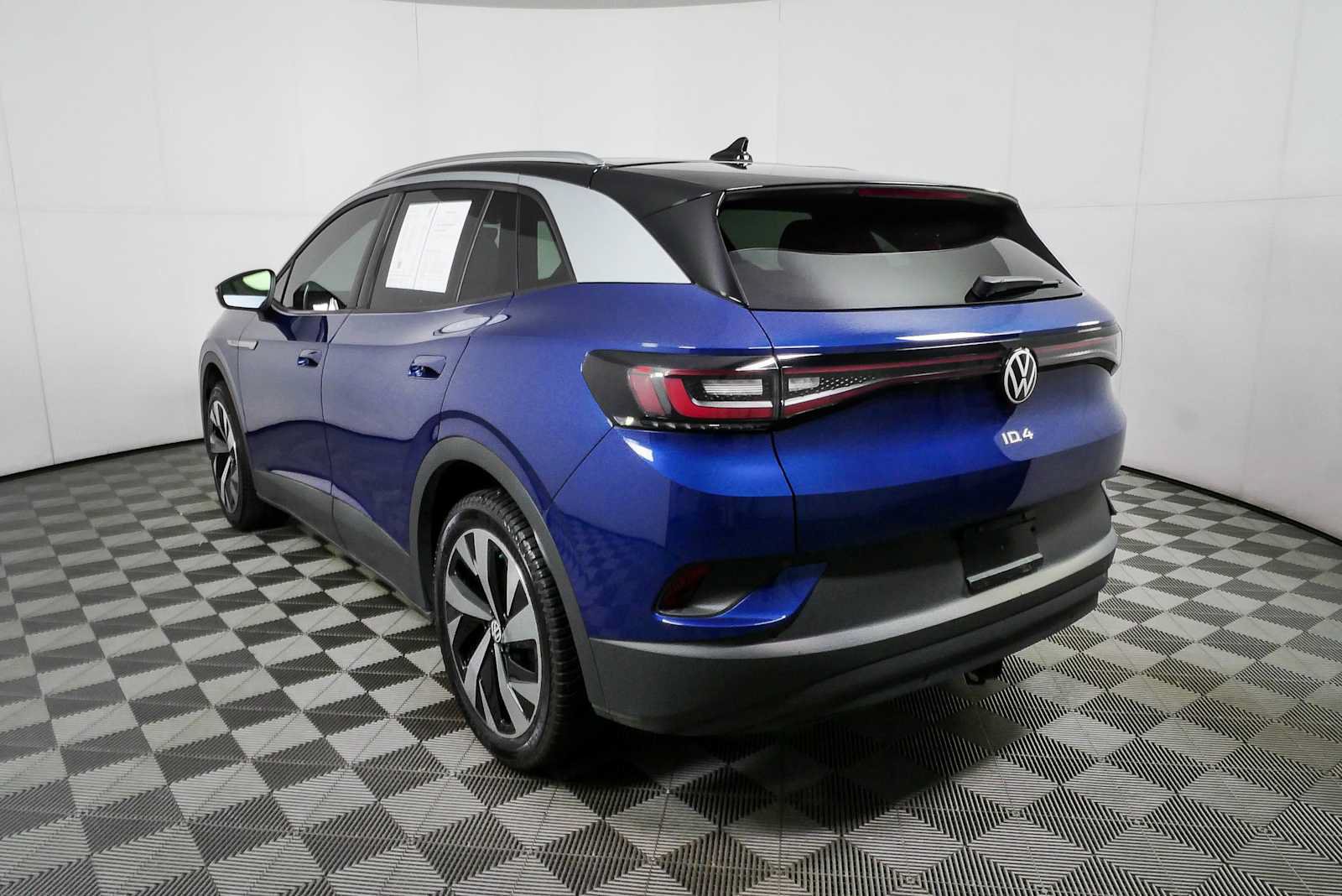 Used 2022 Volkswagen ID.4 Pro S w/ Gradient Package AWD/4WD image 34