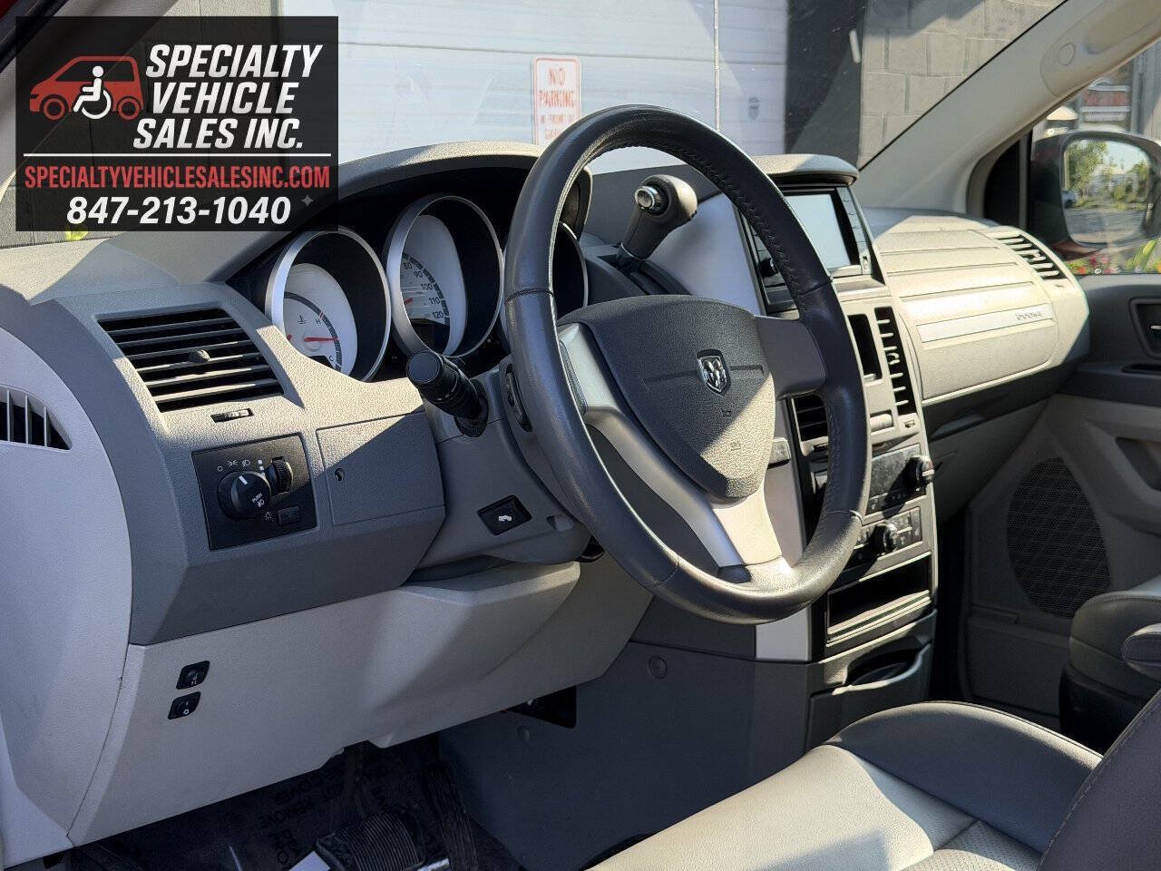 Used 2008 Dodge Grand Caravan SXT FWD image 29