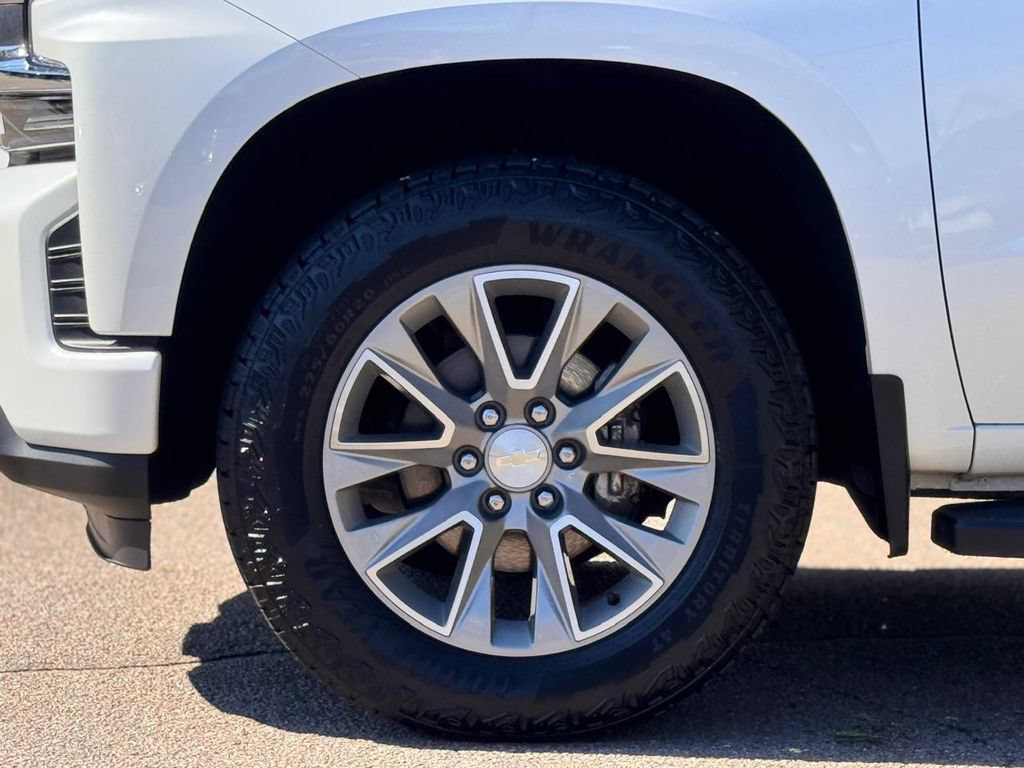 Used 2022 Chevrolet Silverado 1500 High Country w/ Z71 Off-Road Package AWD/4WD image 11