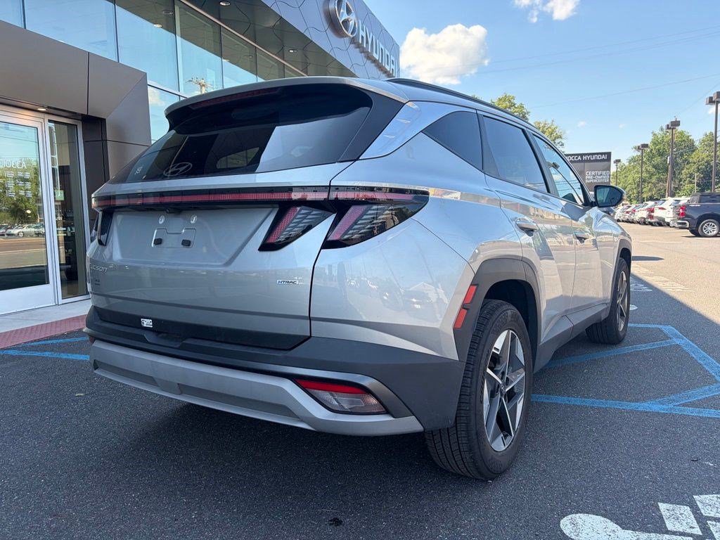 Certified 2025 Hyundai Tucson SEL AWD/4WD image 2