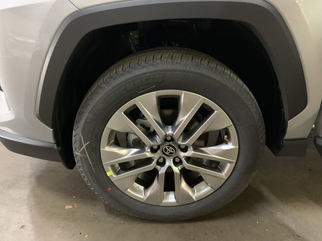New 2025 Toyota RAV4 Limited image 31