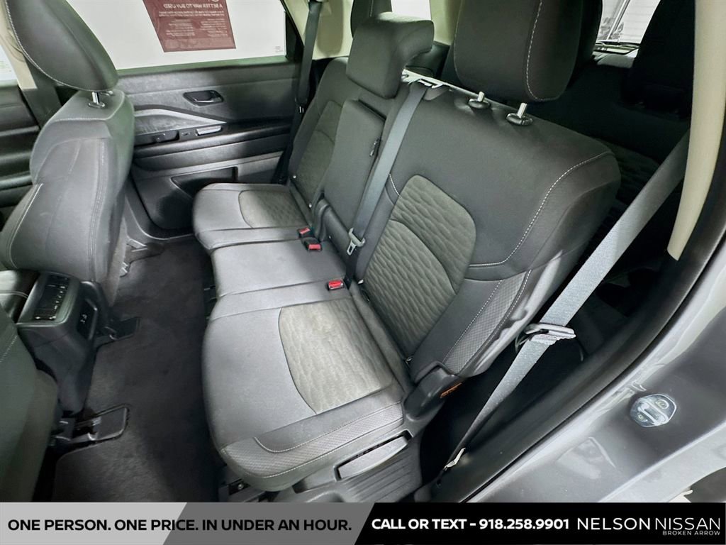 Certified 2025 Nissan Pathfinder SV image 23