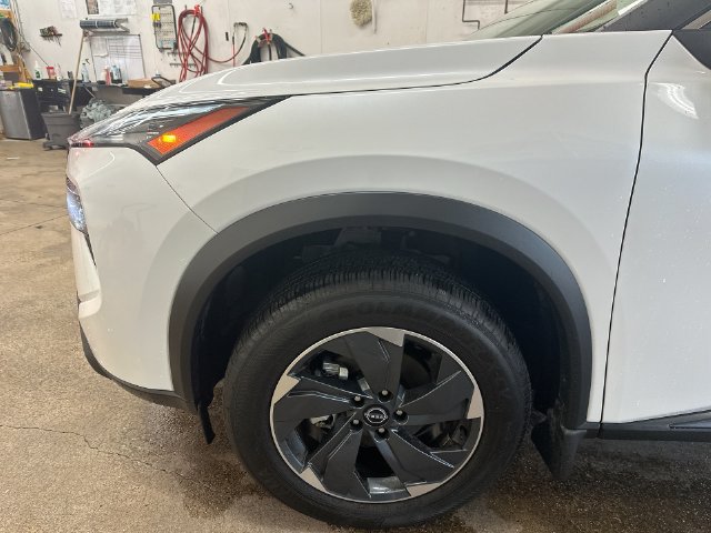 Used 2026 Nissan Rogue SV AWD/4WD image 38