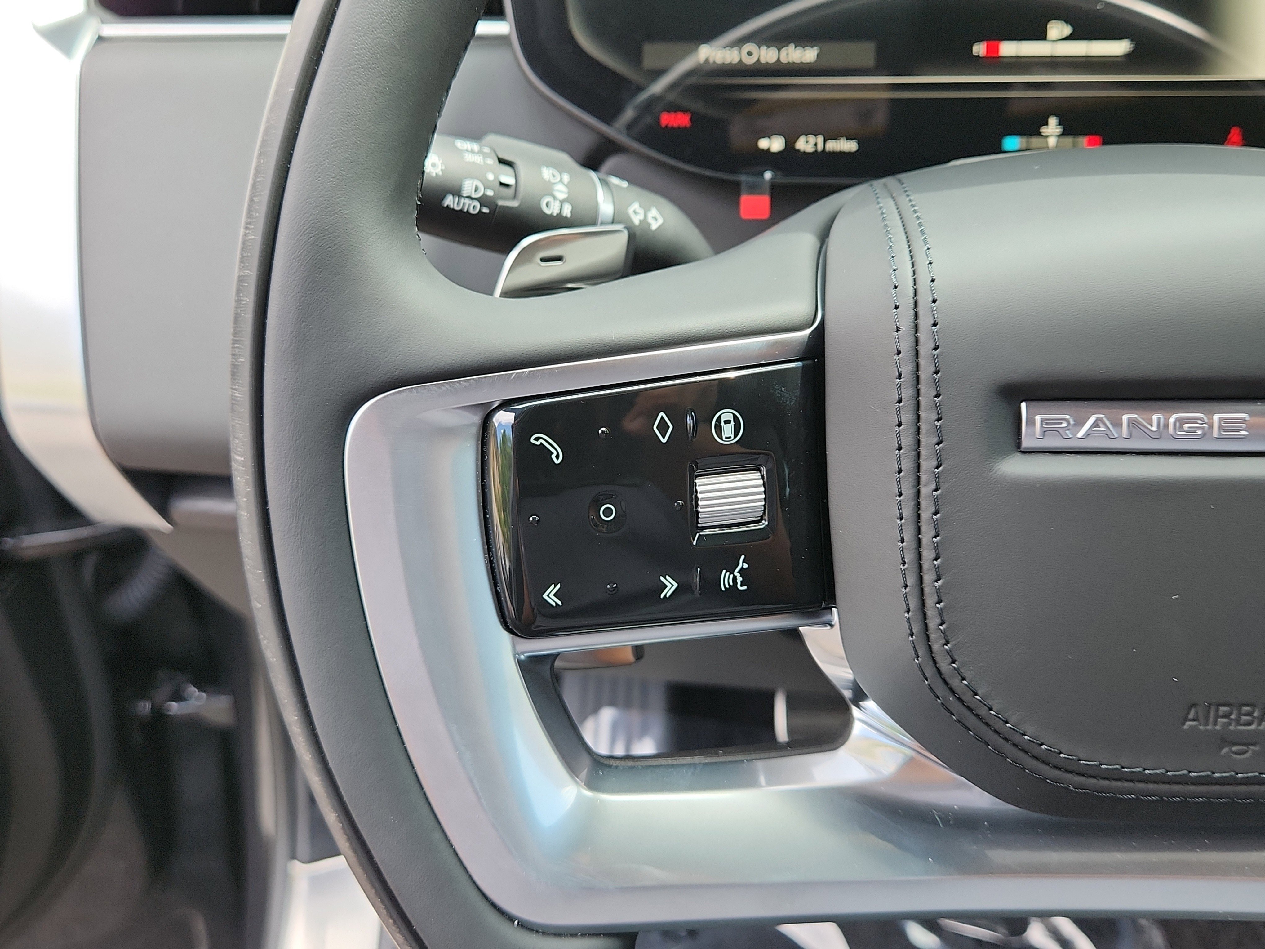 New 2025 Land Rover Range Rover SE image 23