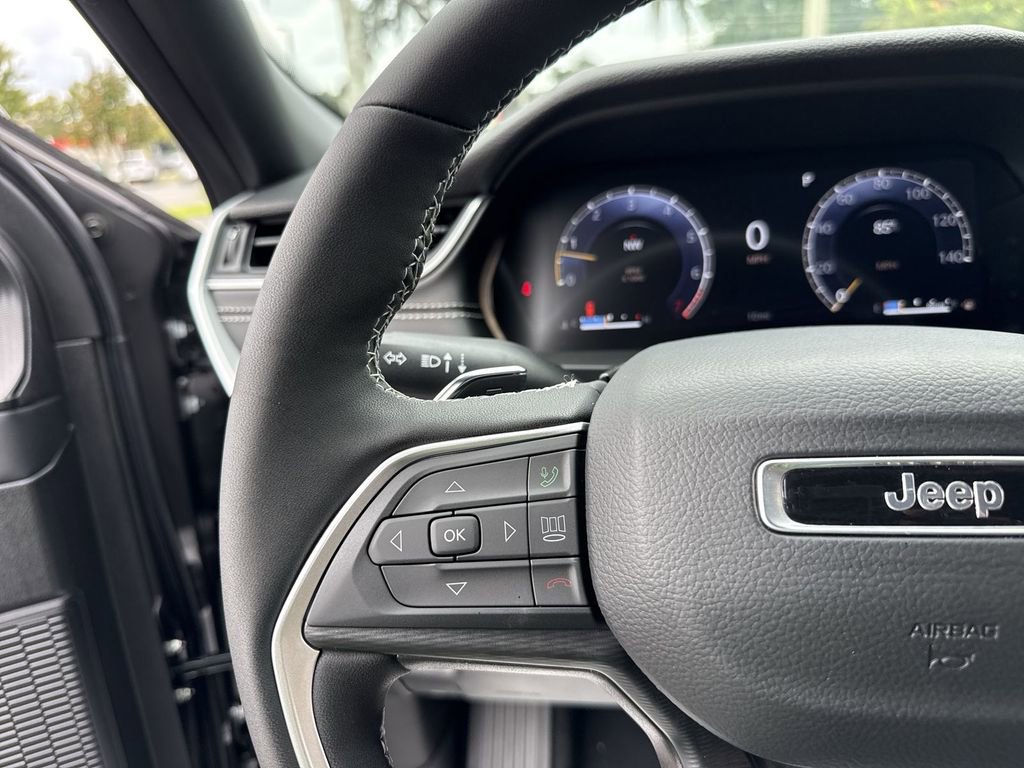 New 2025 Jeep Grand Cherokee L Laredo w/ Luxury Tech Group I image 14