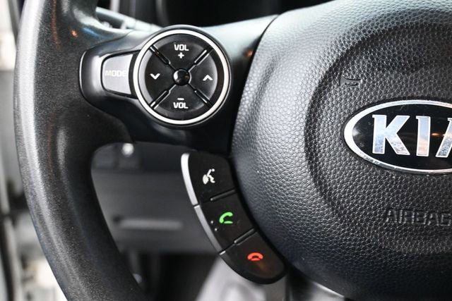 Used 2015 Kia Soul FWD image 16