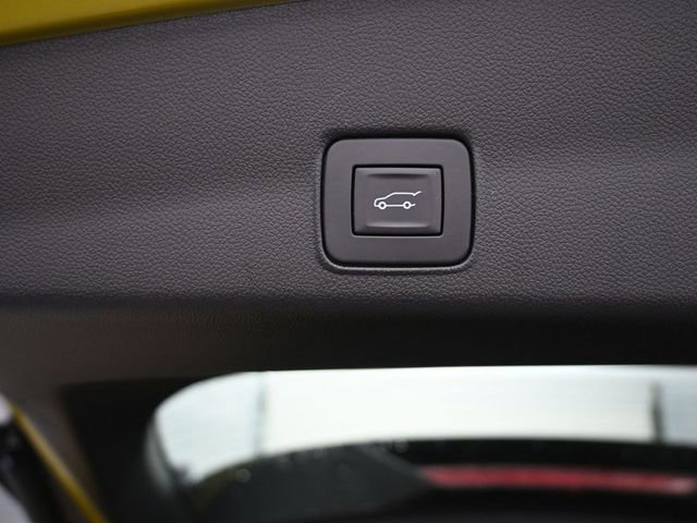 Used 2023 Chevrolet TrailBlazer RS w/ Sun and Liftgate Package AWD/4WD image 12