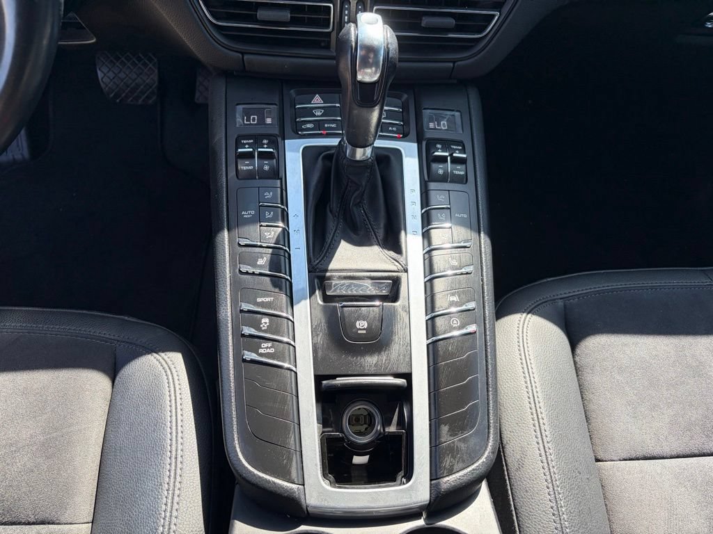 Used 2019 Porsche Macan AWD/4WD image 28