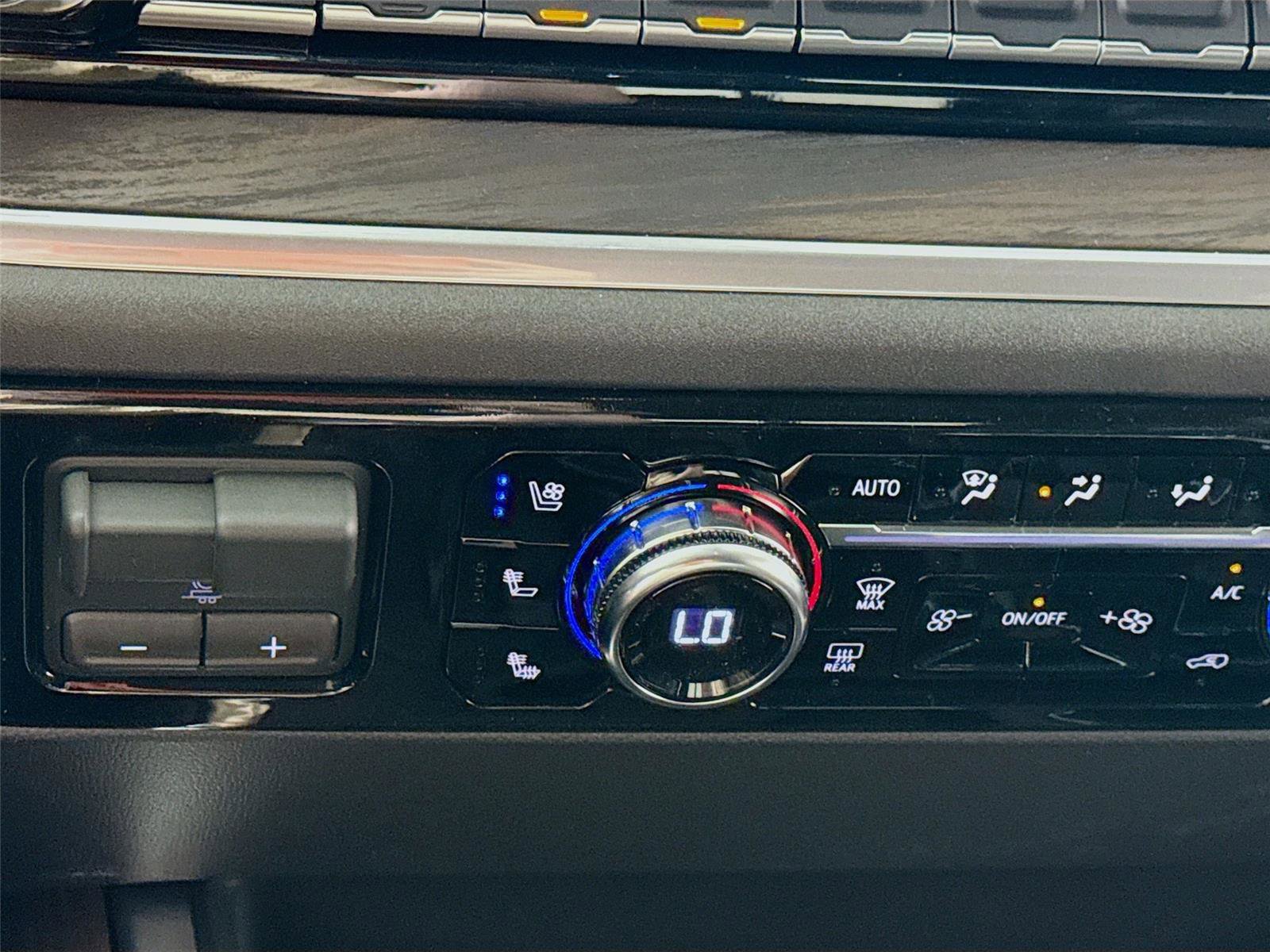 New 2026 GMC Sierra 1500 SLT AWD/4WD image 16