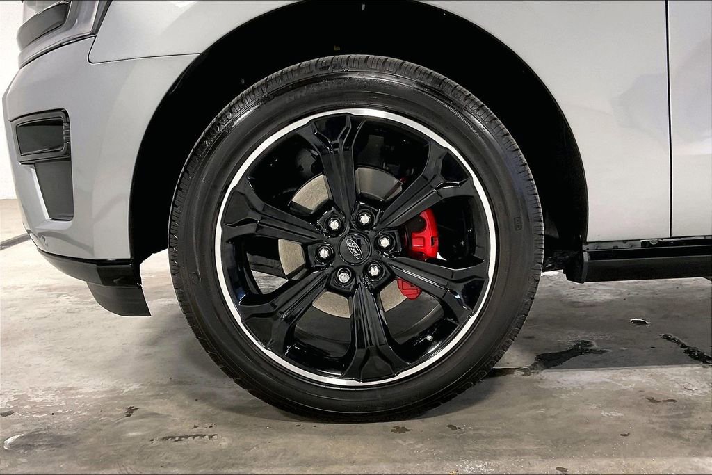 Used 2024 Ford Expedition Limited image 11