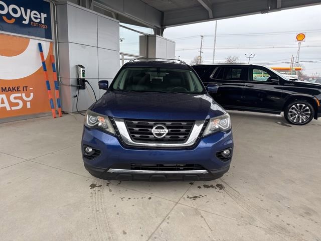 Used 2017 Nissan Pathfinder Platinum w/ Family Entertainment Package image 3