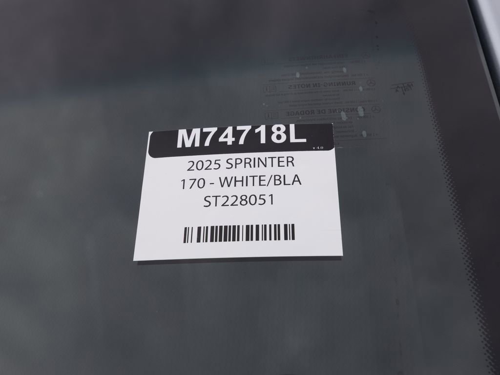 Used 2025 Mercedes-Benz Sprinter 2500 image 38