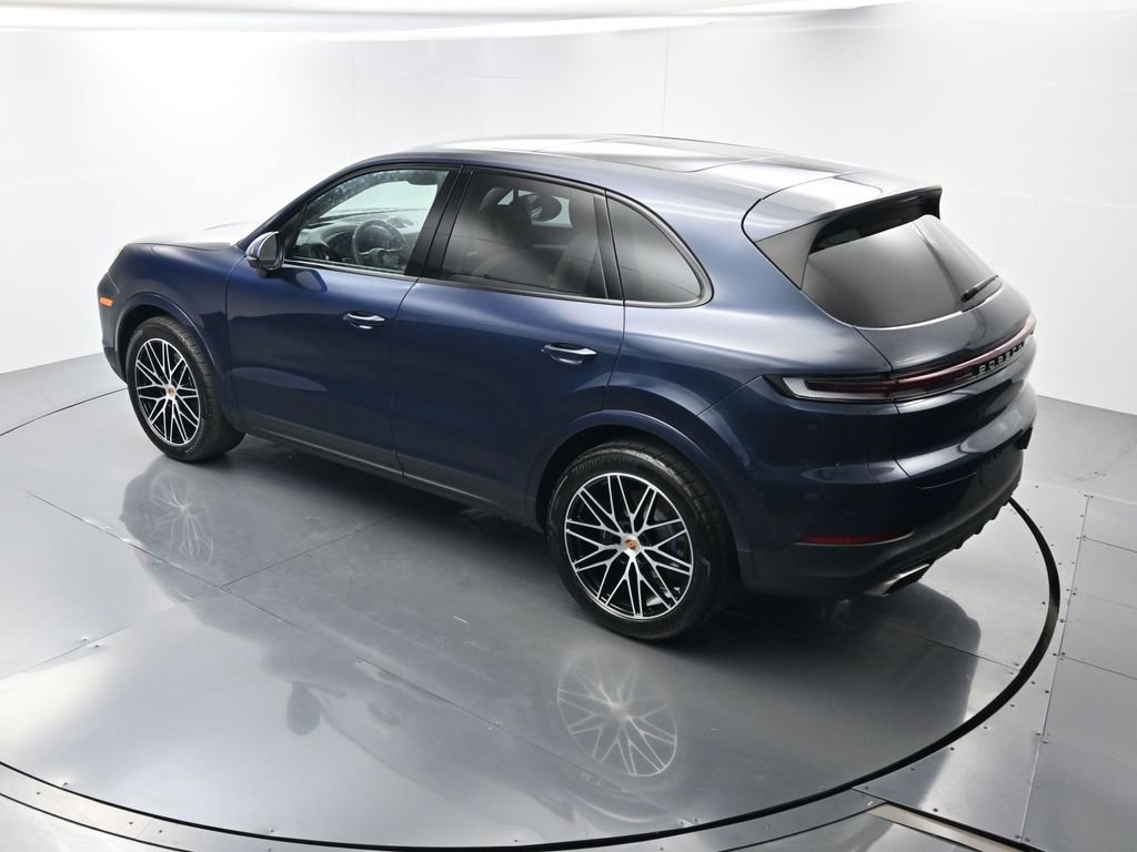 Used 2025 Porsche Cayenne image 35