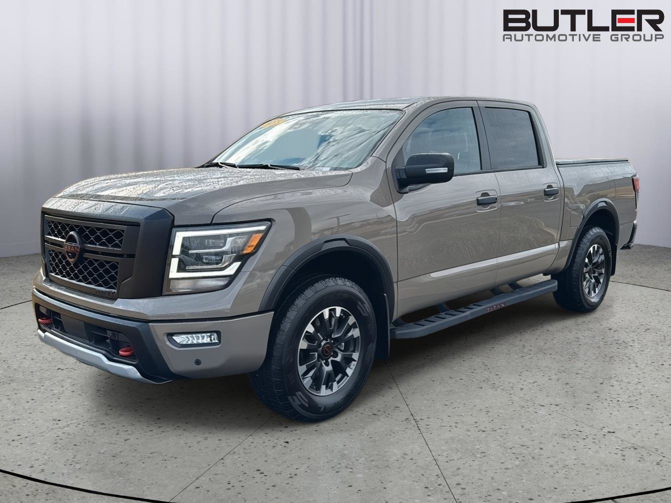 Used 2023 Nissan Titan PRO-4X w/ Pro-4x Convenience Package image 2