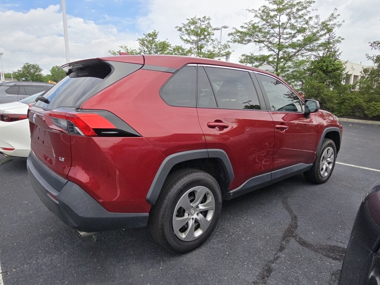 Used 2023 Toyota RAV4 LE FWD image 9