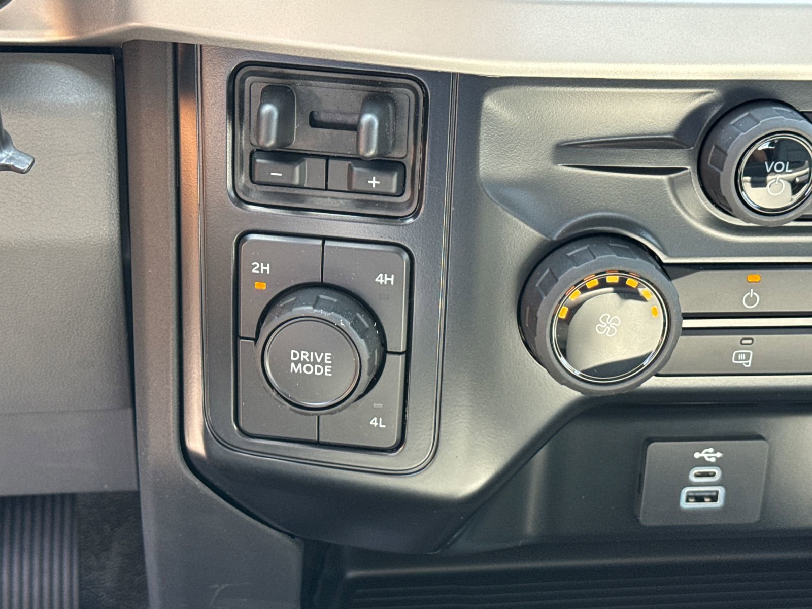 New 2026 Ford F250 XL image 31