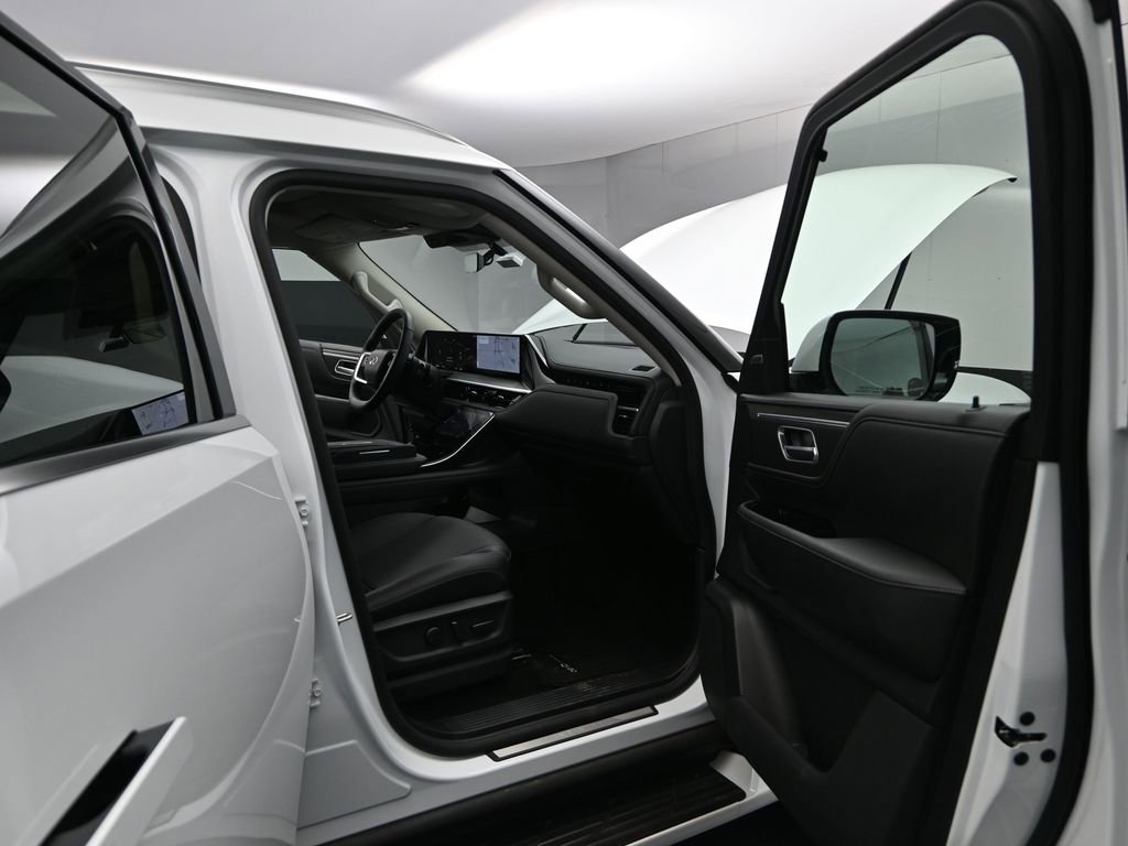 Certified 2025 INFINITI QX80 Pure image 18
