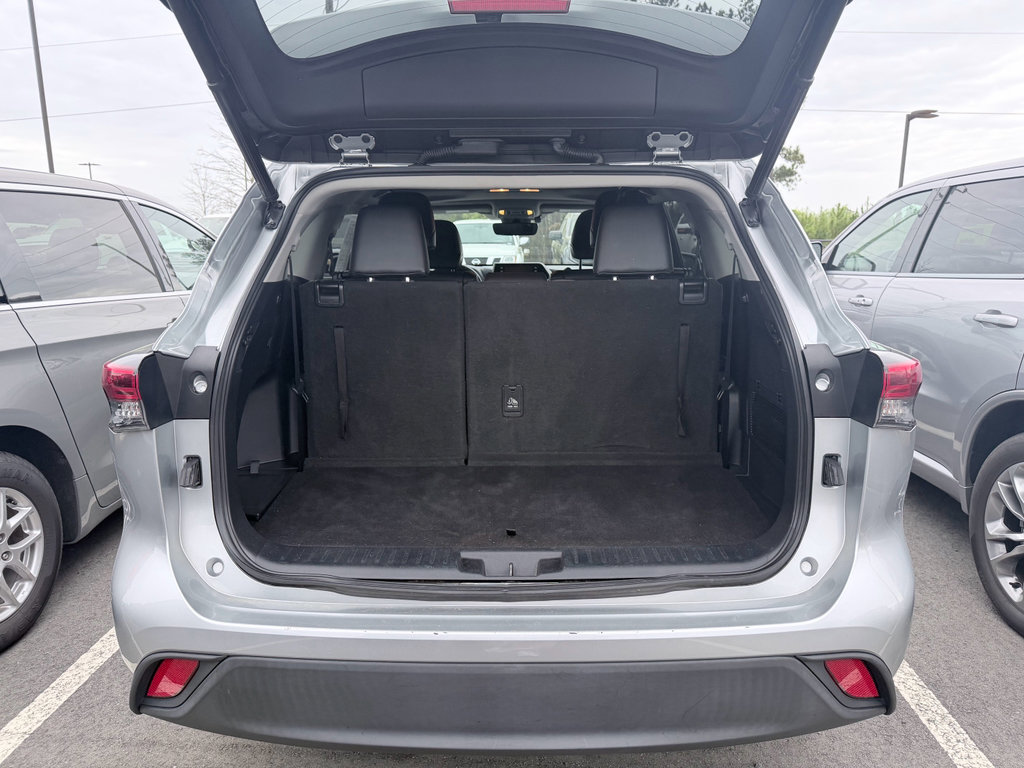 Used 2021 Toyota Highlander XLE image 9