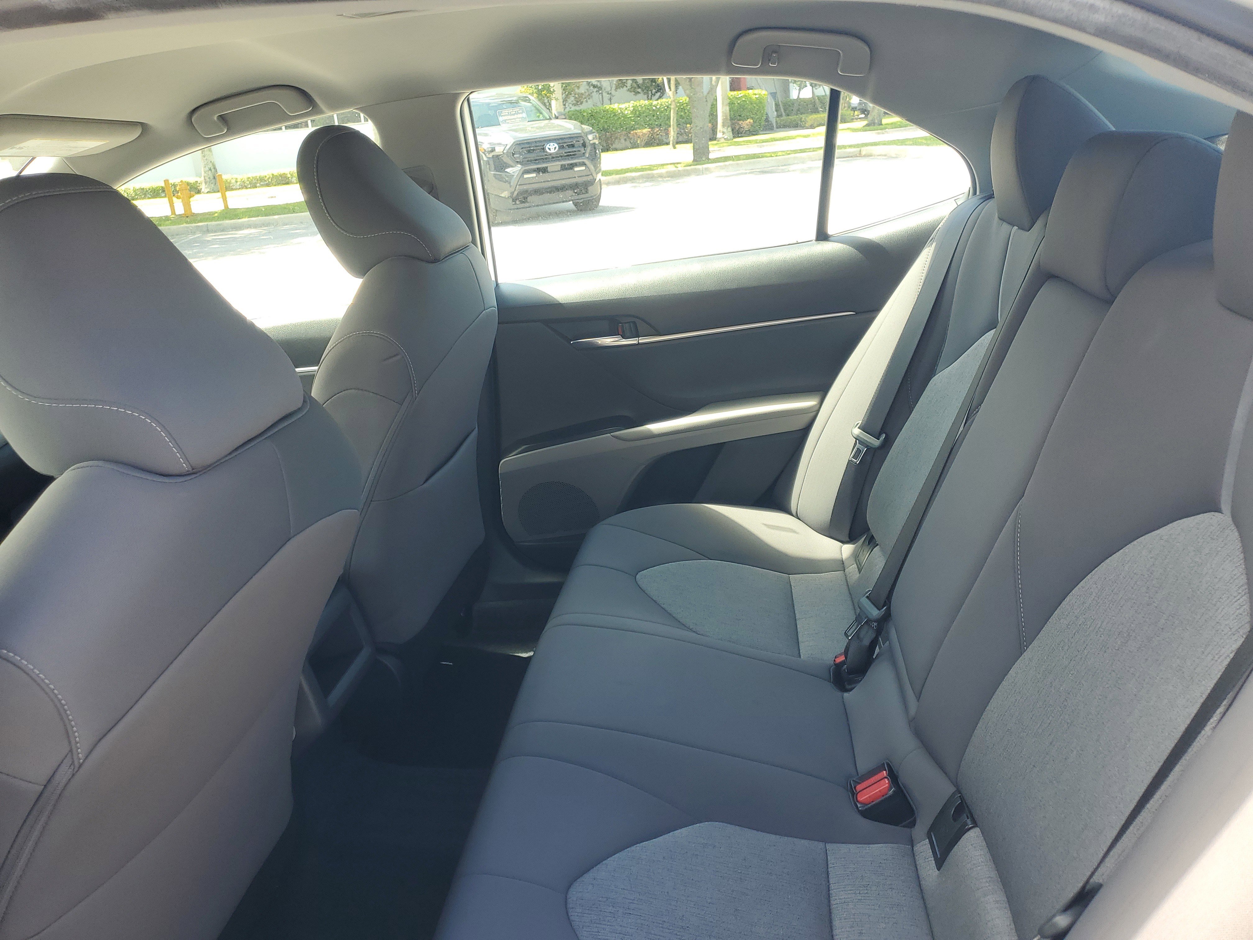 Used 2022 Toyota Camry LE image 11
