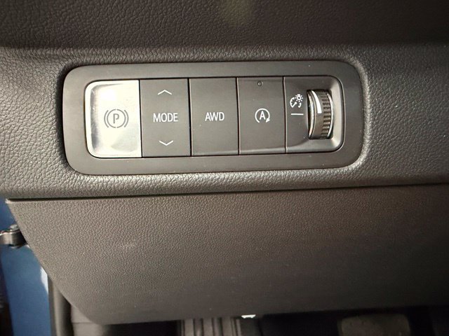 Certified 2025 Chevrolet Traverse LT AWD/4WD image 17
