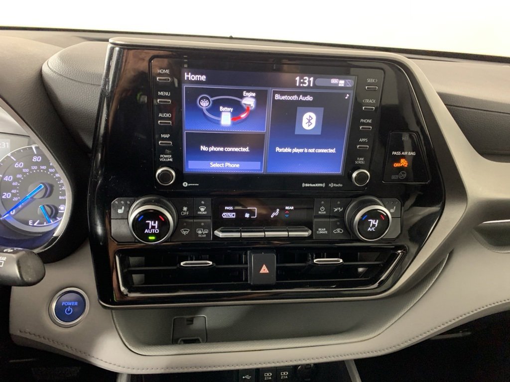 Used 2021 Toyota Highlander XLE image 11