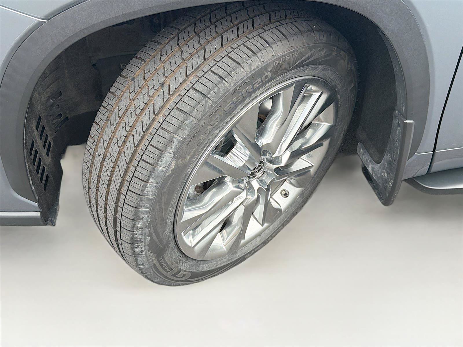 Used 2023 Toyota Highlander Limited AWD/4WD image 37