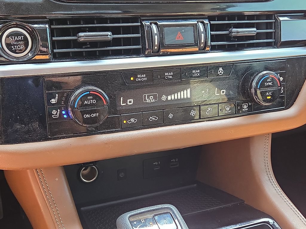 Used 2022 Nissan Pathfinder Platinum w/ Cargo Package FWD image 28