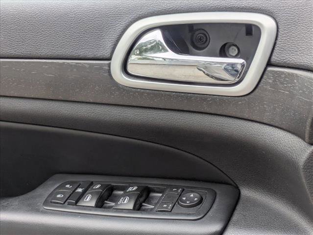 Used 2015 Jeep Grand Cherokee Altitude AWD/4WD image 9