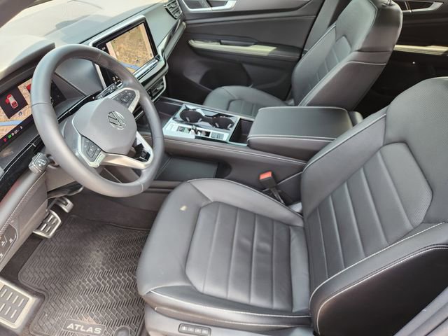 Used 2024 Volkswagen Atlas Cross Sport SEL R-Line AWD/4WD image 11