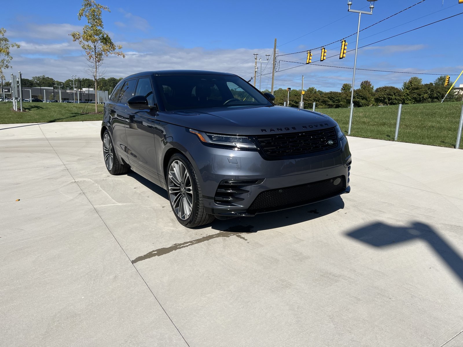Used 2024 Land Rover Range Rover Velar Dynamic SE AWD/4WD image 2