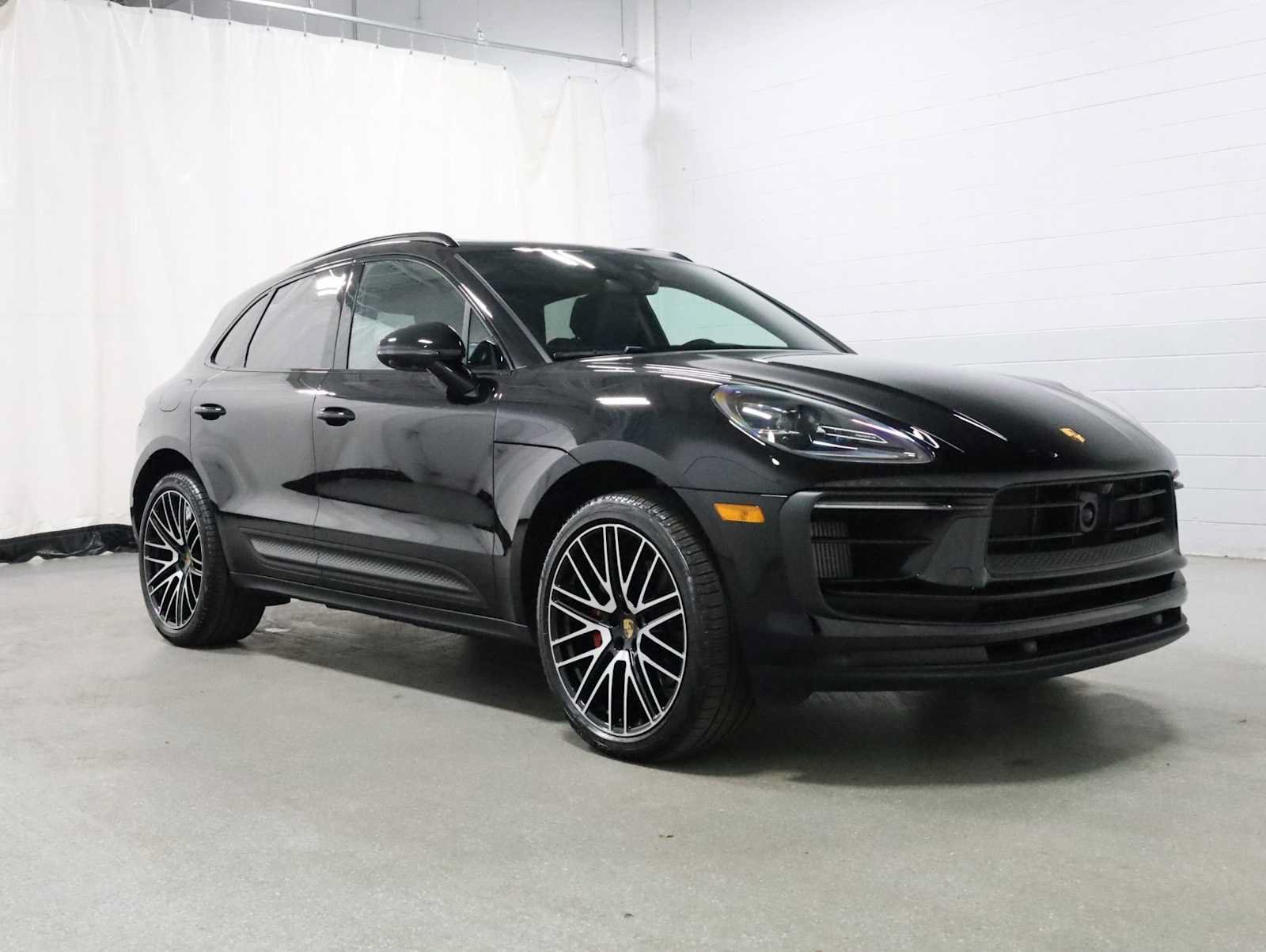 Certified 2025 Porsche Macan S AWD/4WD image 13