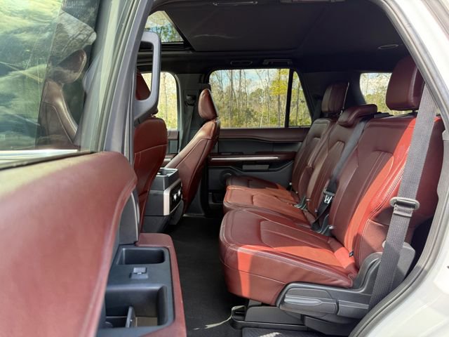 Used 2024 Ford Expedition Limited image 7