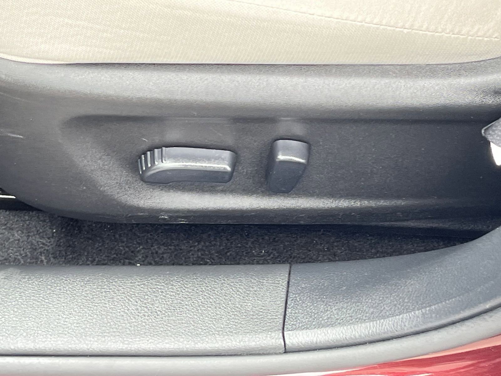 Used 2025 Nissan Altima 2.5 SV FWD image 22