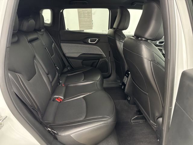 Used 2023 Jeep Compass Latitude image 21