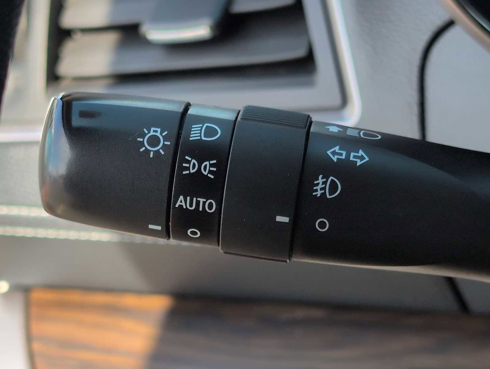 Used 2019 Subaru Outback 3.6R Touring image 26