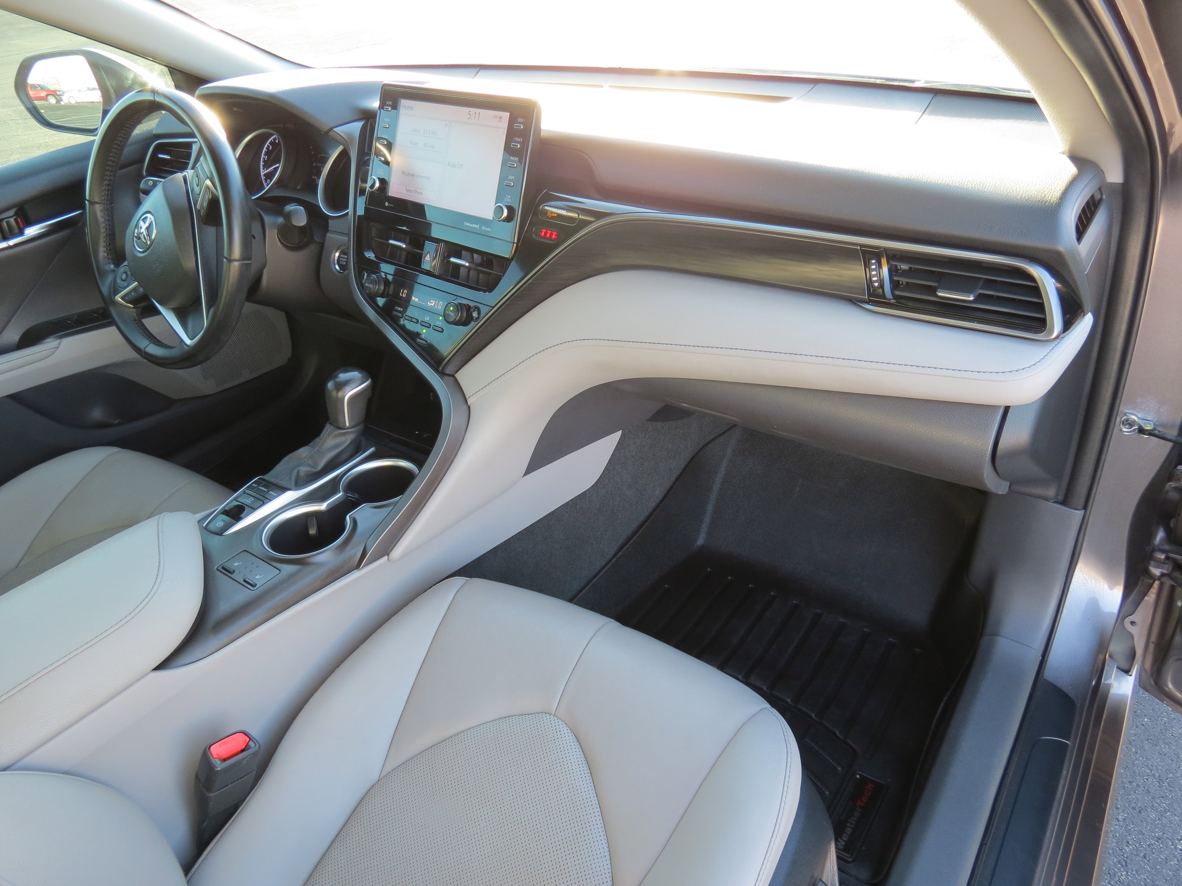 Used 2022 Toyota Camry XLE image 29