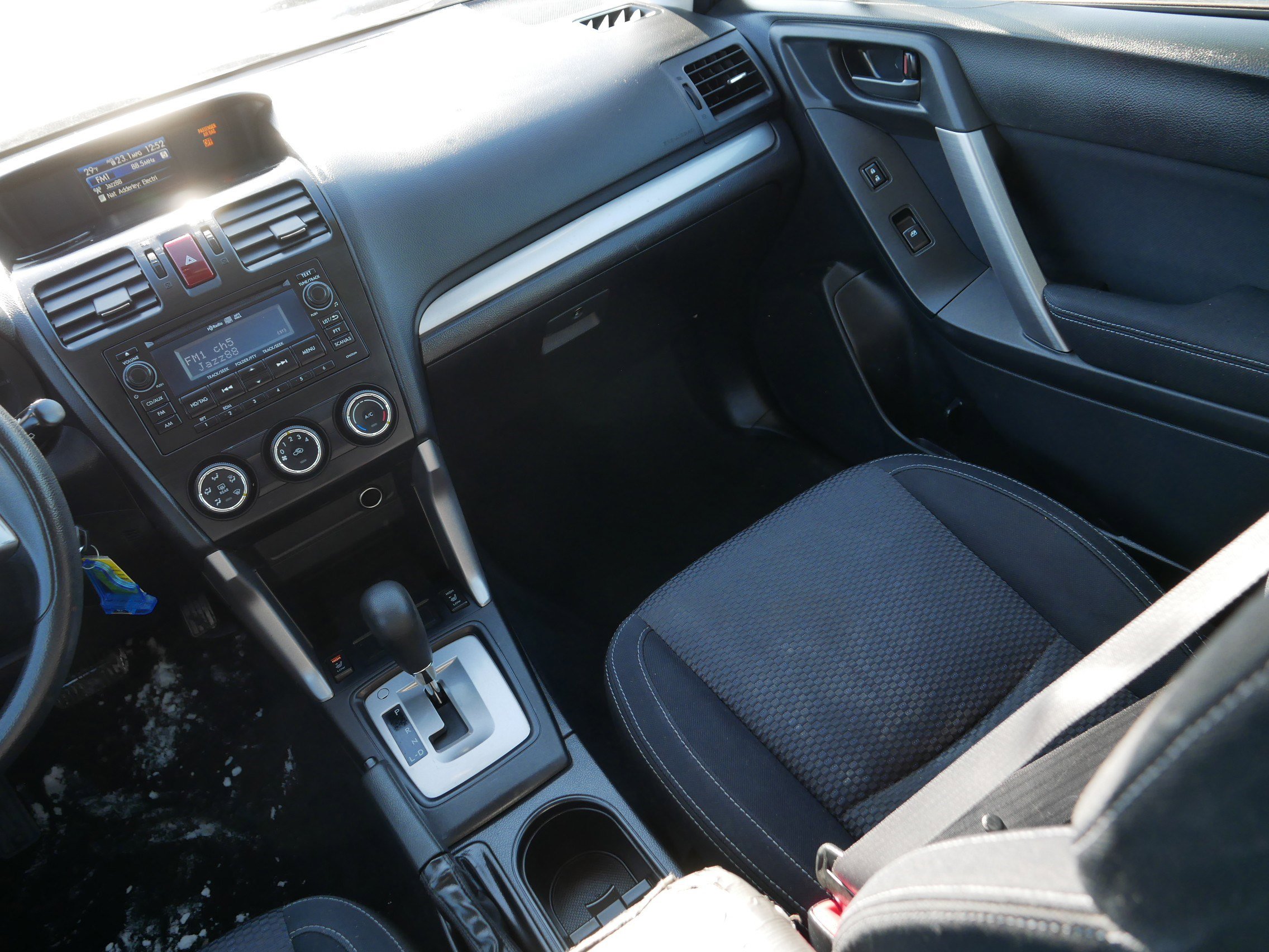 Used 2015 Subaru Forester 2.5i Premium w/ All-Weather Package image 11