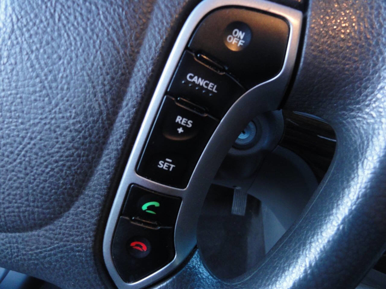 Used 2011 Hyundai Santa Fe GLS FWD image 15