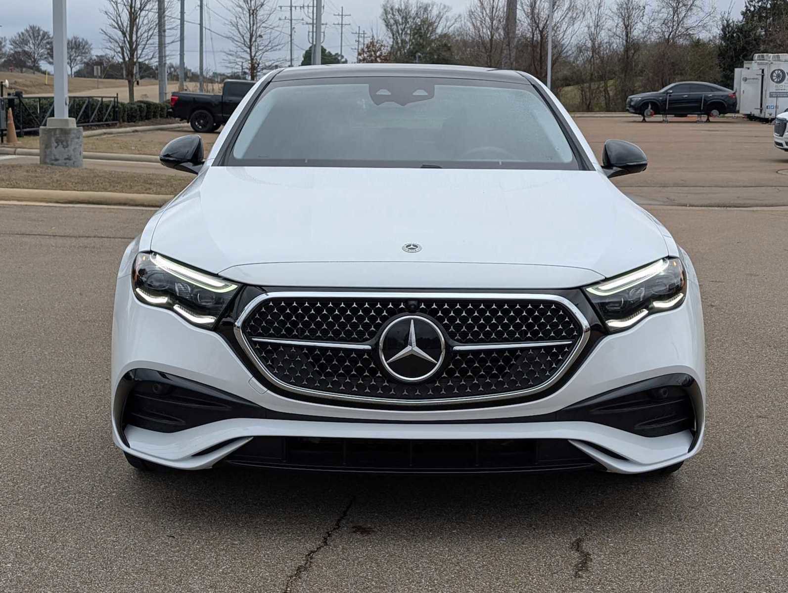 Used 2024 Mercedes-Benz E 350 4MATIC Sedan image 2