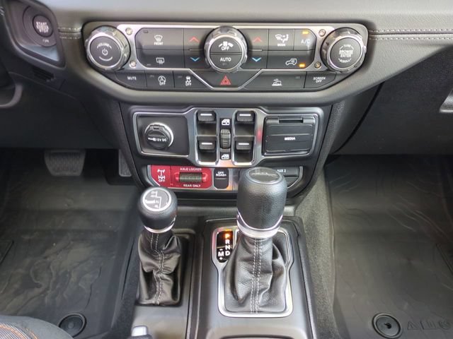 New 2026 Jeep Gladiator Mojave w/ Steel Bumper Group AWD/4WD image 19