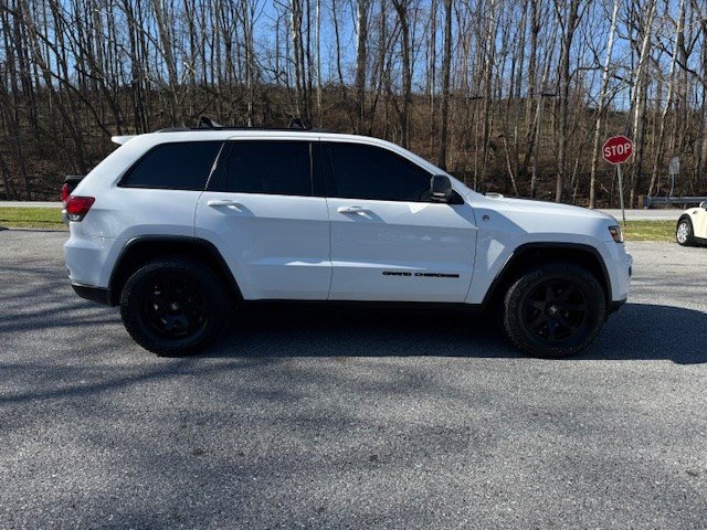 Used 2020 Jeep Grand Cherokee Trailhawk image 4