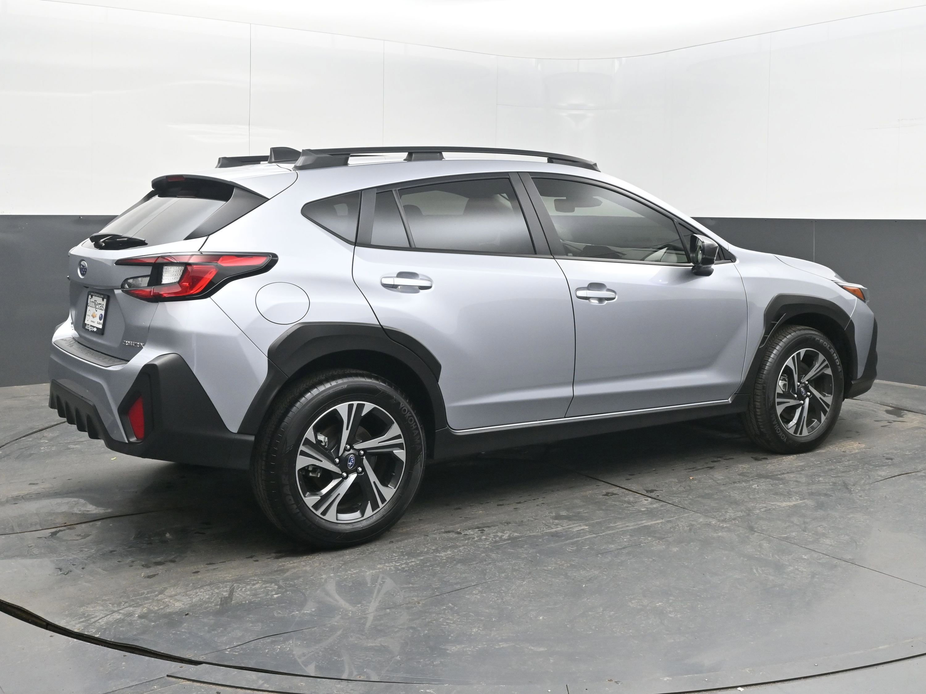 Used 2025 Subaru Crosstrek 2.0i Premium w/ Crosstrek Mirror Package image 9