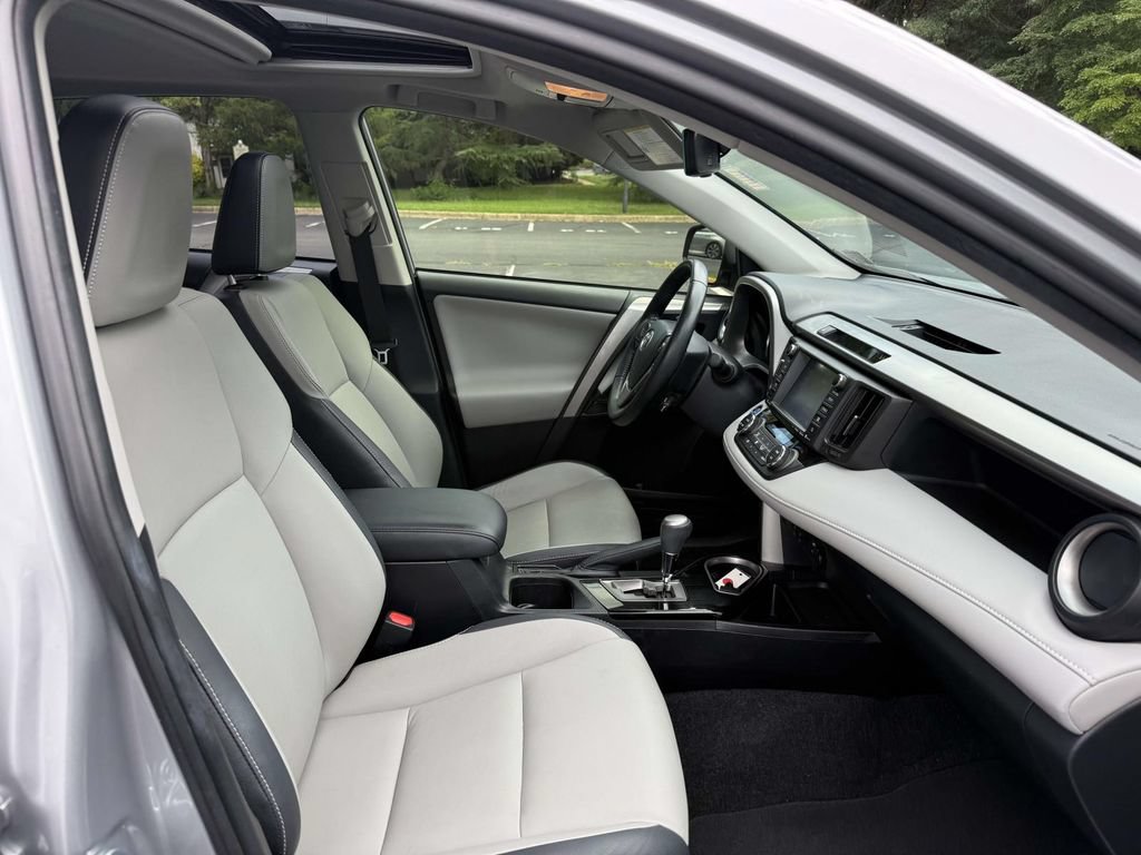 Used 2017 Toyota RAV4 Limited AWD/4WD image 14