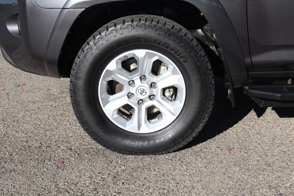 Used 2021 Toyota 4Runner SR5 AWD/4WD image 46