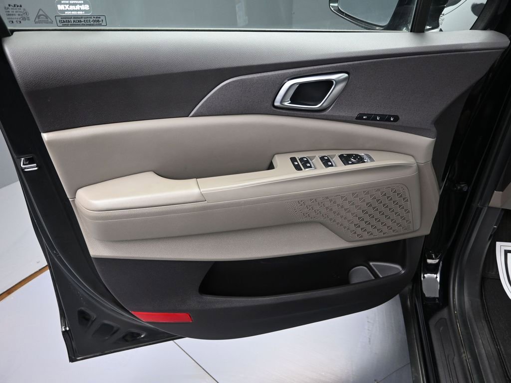 Certified 2026 Kia Carnival EX image 10