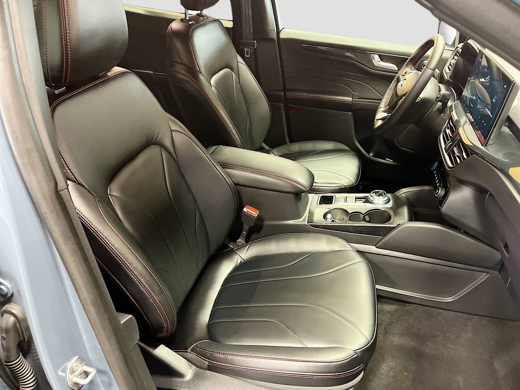 Used 2025 Ford Escape ST-Line Elite w/ Premium Technology Package image 29