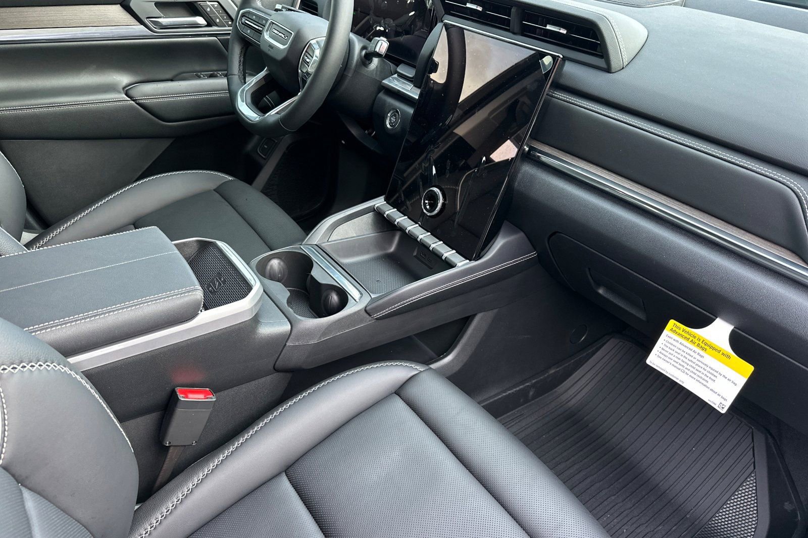 New 2026 GMC Terrain Denali w/ LPO, Floor Liner Package image 17